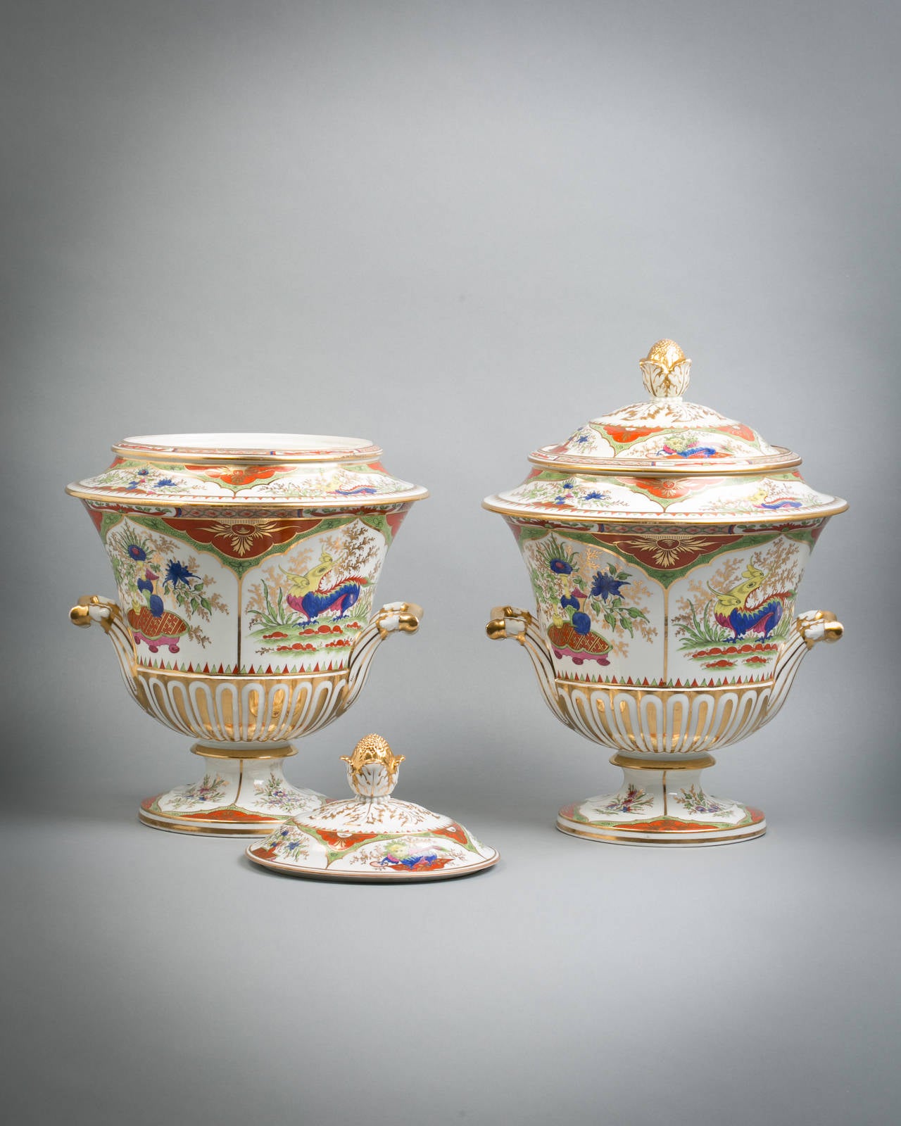 Ein Paar englische Porzellan-Obstkühler mit bengalischem Tigermuster, Einsätze und Deckel, Chamberlain Worcester, um 1820.