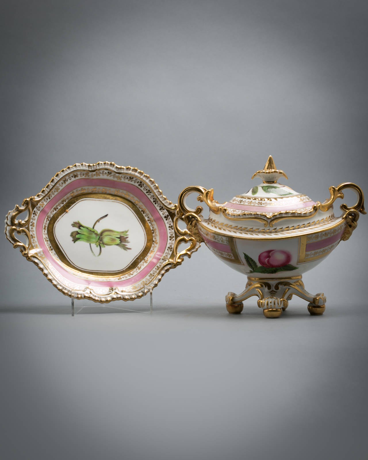 English Porcelain Fruit Service, Chamberlain Worcester, circa 1820 For Sale 5