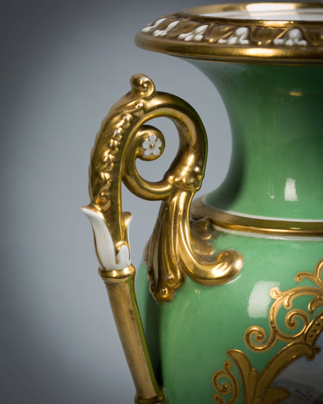 English Porcelain Vase, Flight, Barr & Barr, circa 1820 In Good Condition For Sale In New York, NY