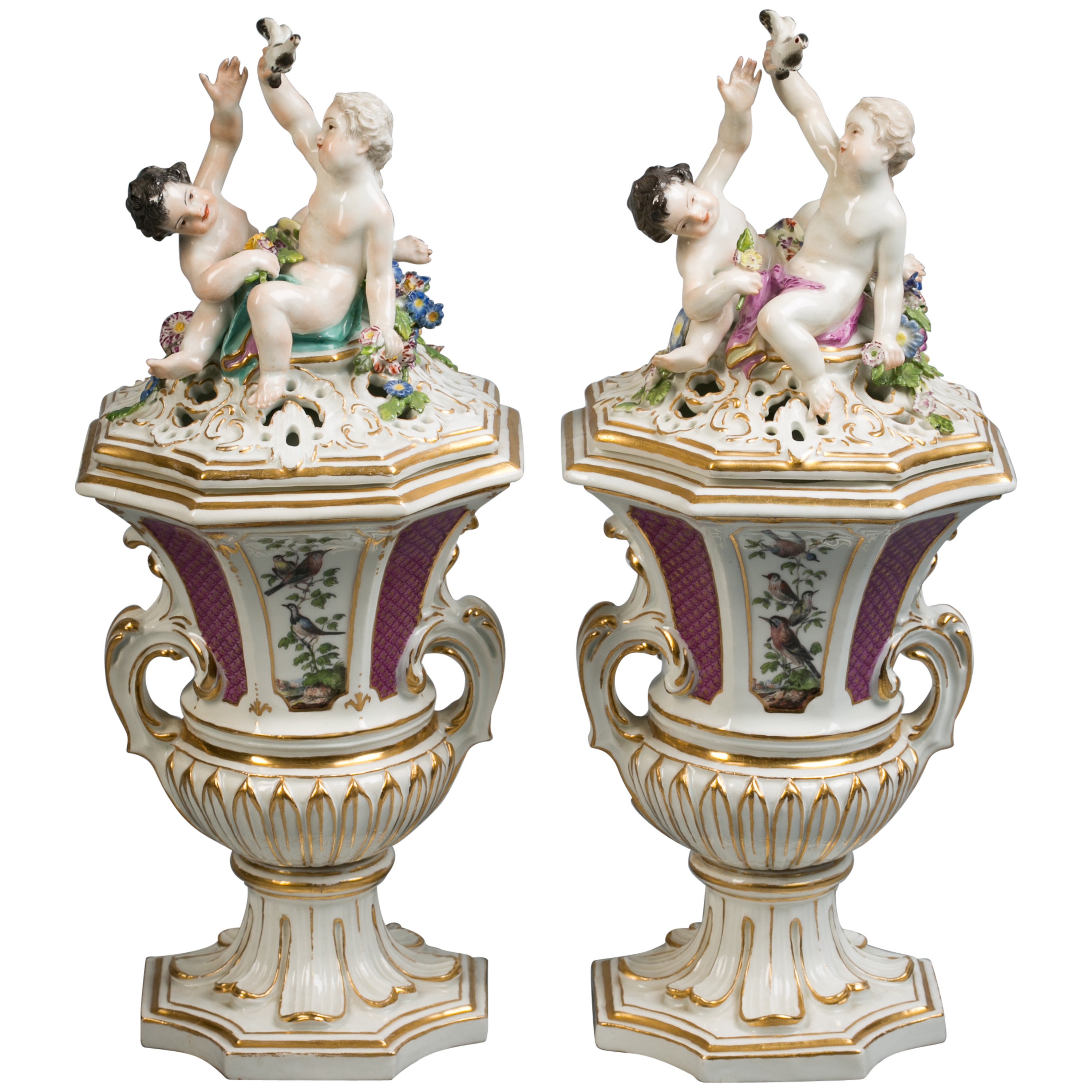 Pareja de jarrones cubiertos para popurrí de Meissen, hacia 1745