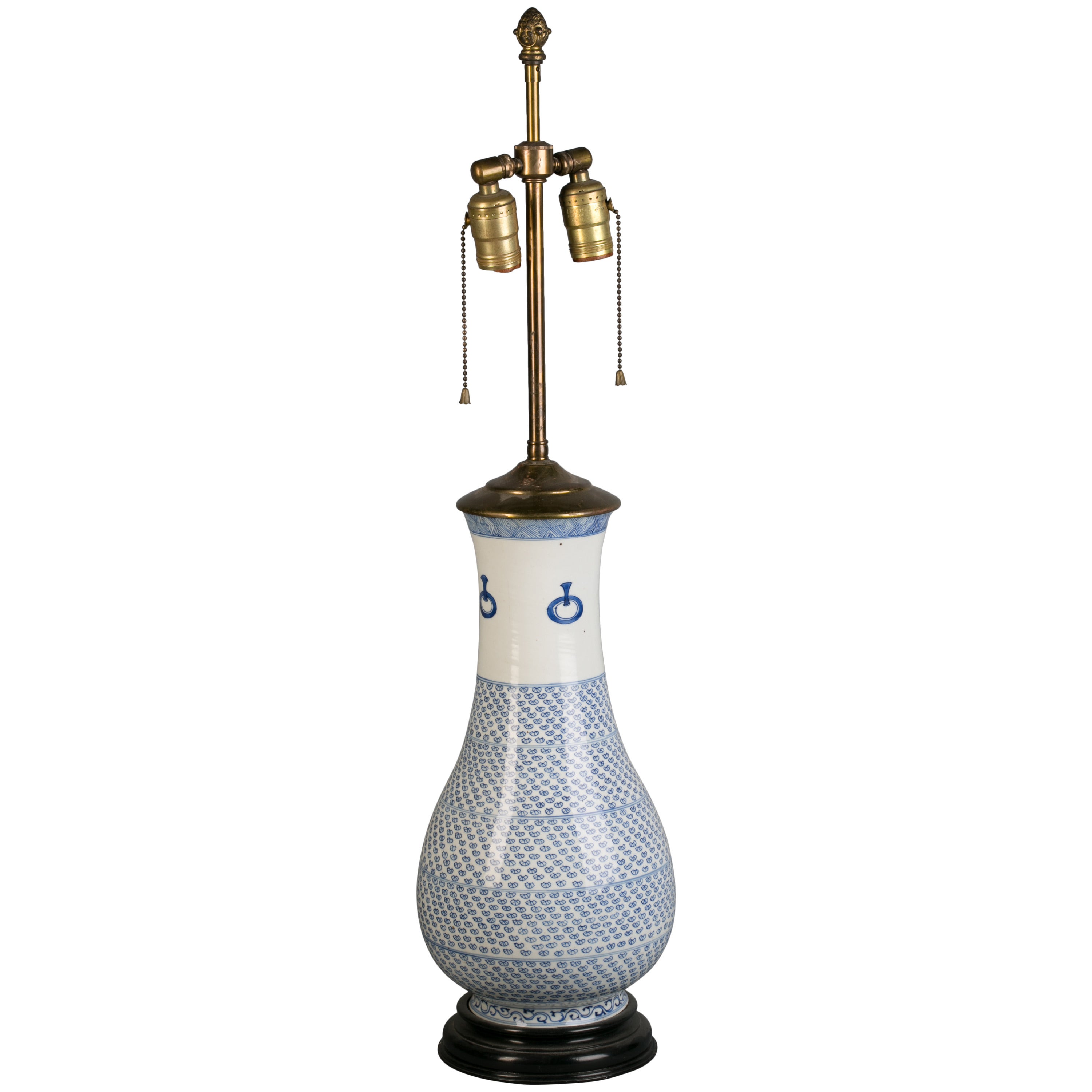 Chinesische blau-weiße Vase als Lampe montiert, Kang Hsi, um 1720 im Angebot