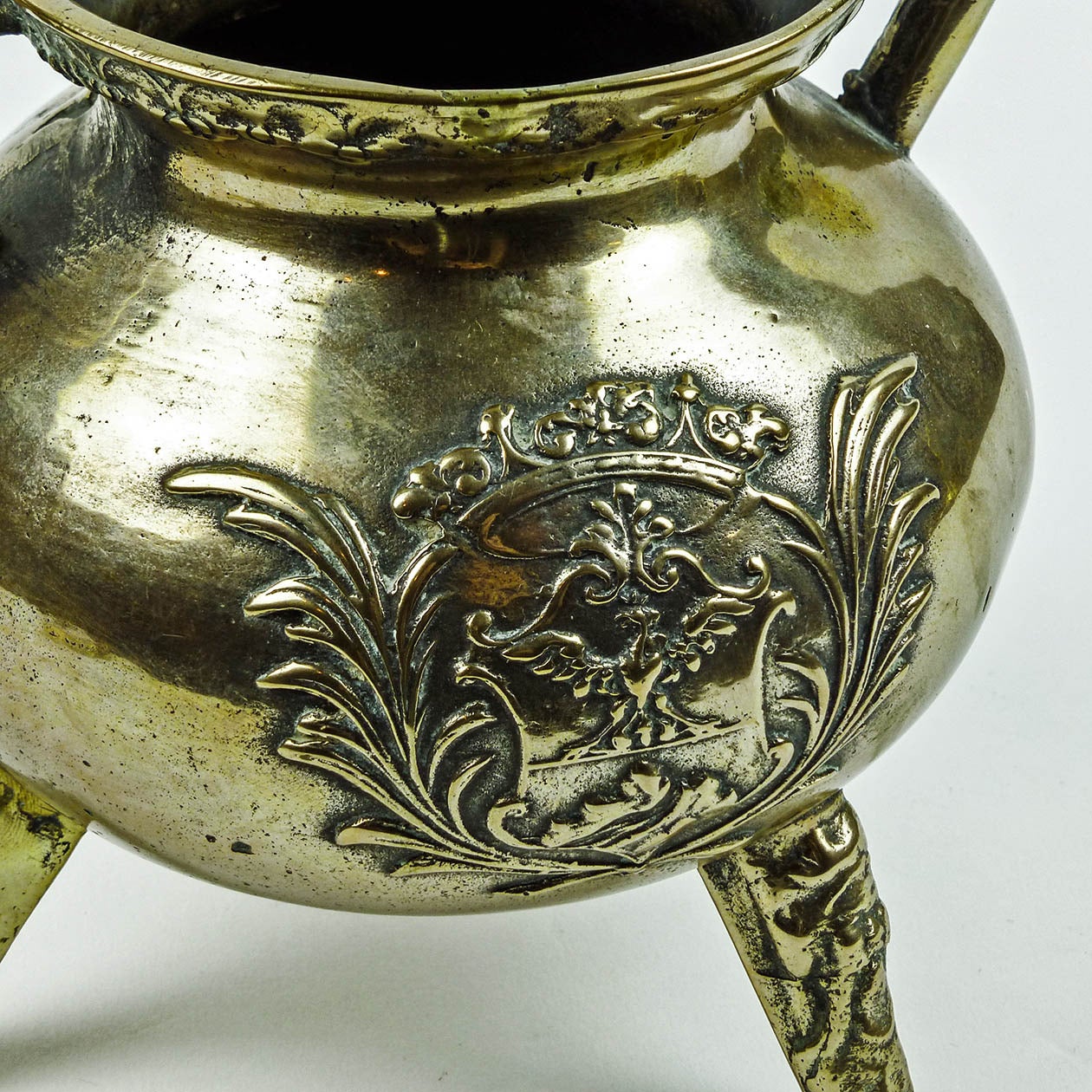 Austrian Three-Leg Bronze Cauldron with Raised Decoration, circa 1750 In Good Condition For Sale In Ambler, PA