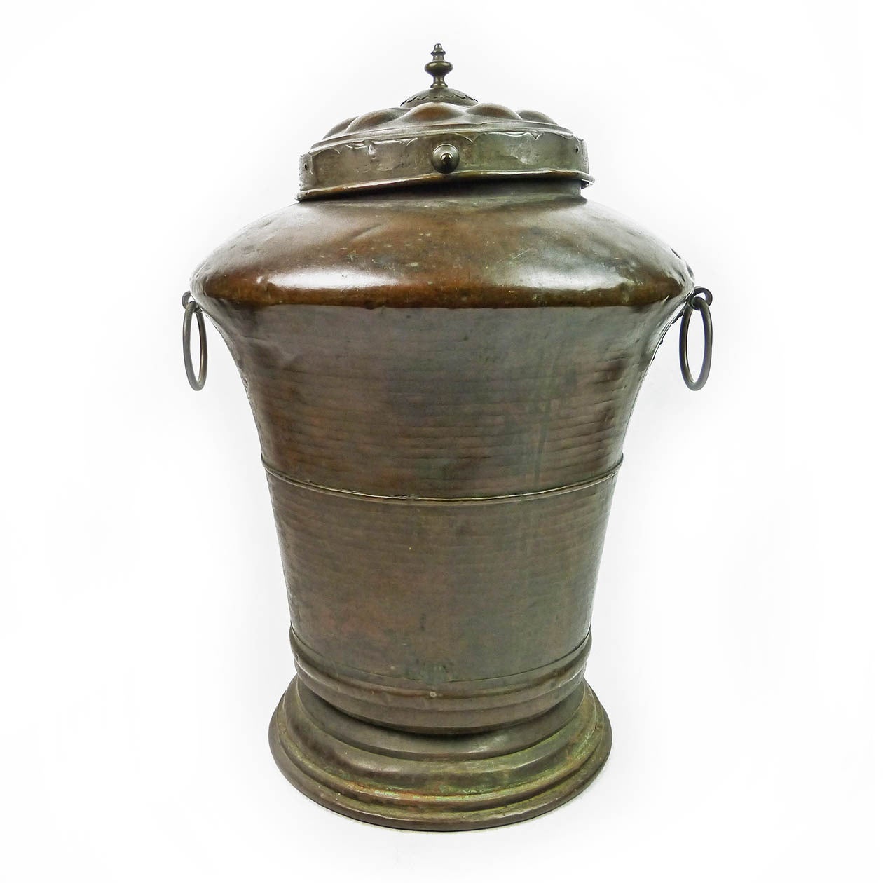 Early French copper and brass water container, circa 1790.

In unpolished condition. Used in the vineyards to provide water to the workers.

Measures: Height 25 1/2?, base diameter 13 1/2?.