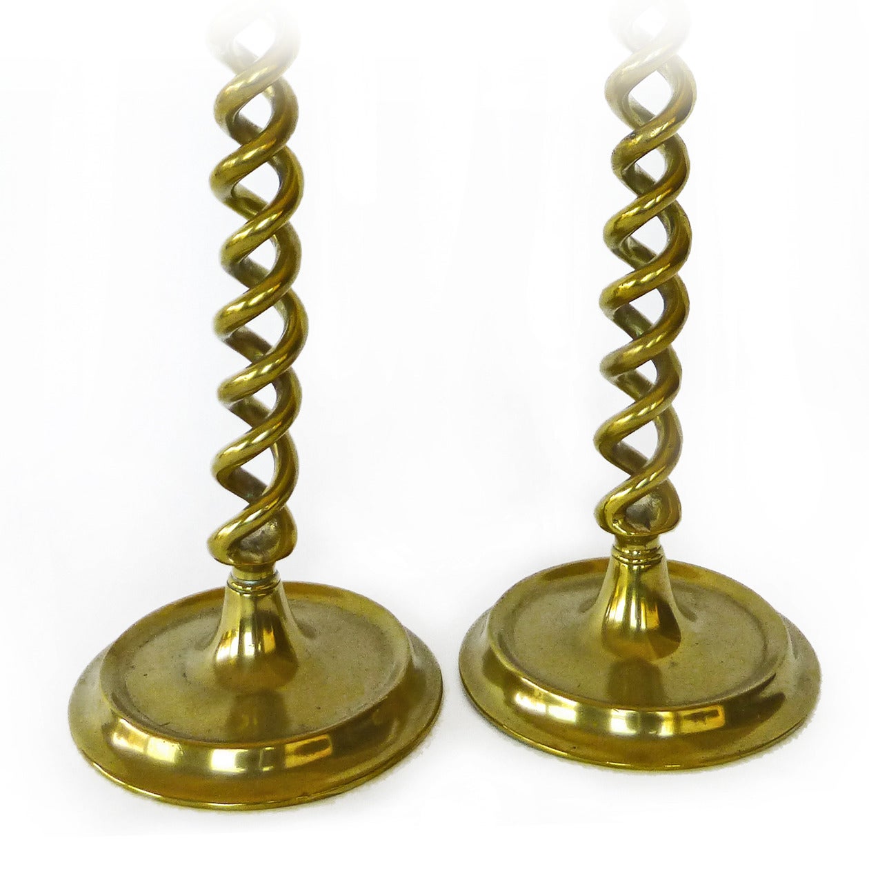Great Britain (UK) Pair of English Victorian Brass Double Twist Candlesticks, circa 1875