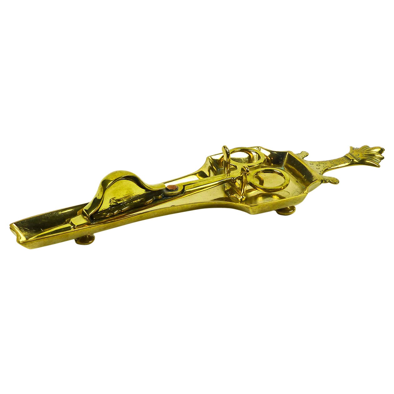 French Brass Cast Snuffer and Tray with Shell on Handle, circa 1720 For Sale