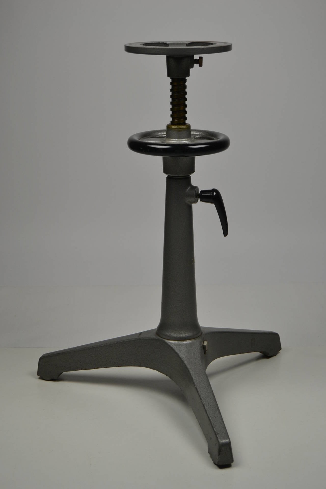 Iron Industrial Adjustable Base Medical Table