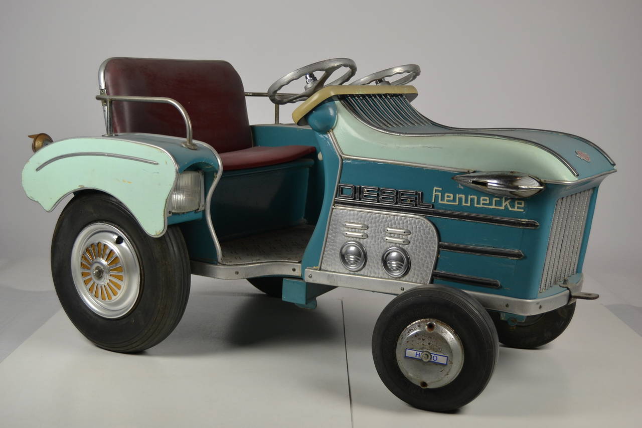 Wilhelm Hennecke Auto-Karousel-Bauerntraktor, 1950er Jahre (Deutsch) im Angebot