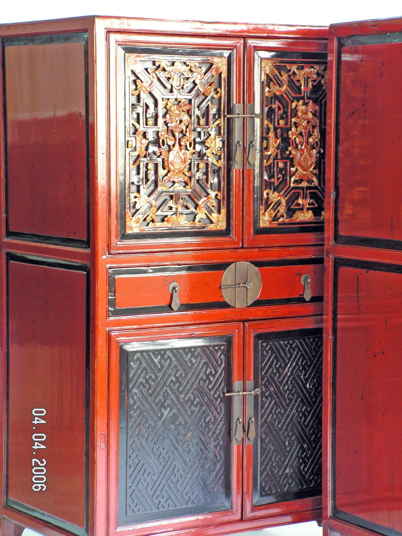 Qing Antique Pair of Red and Black Cabinets with Gilt Lacquer Fretwork Carvings