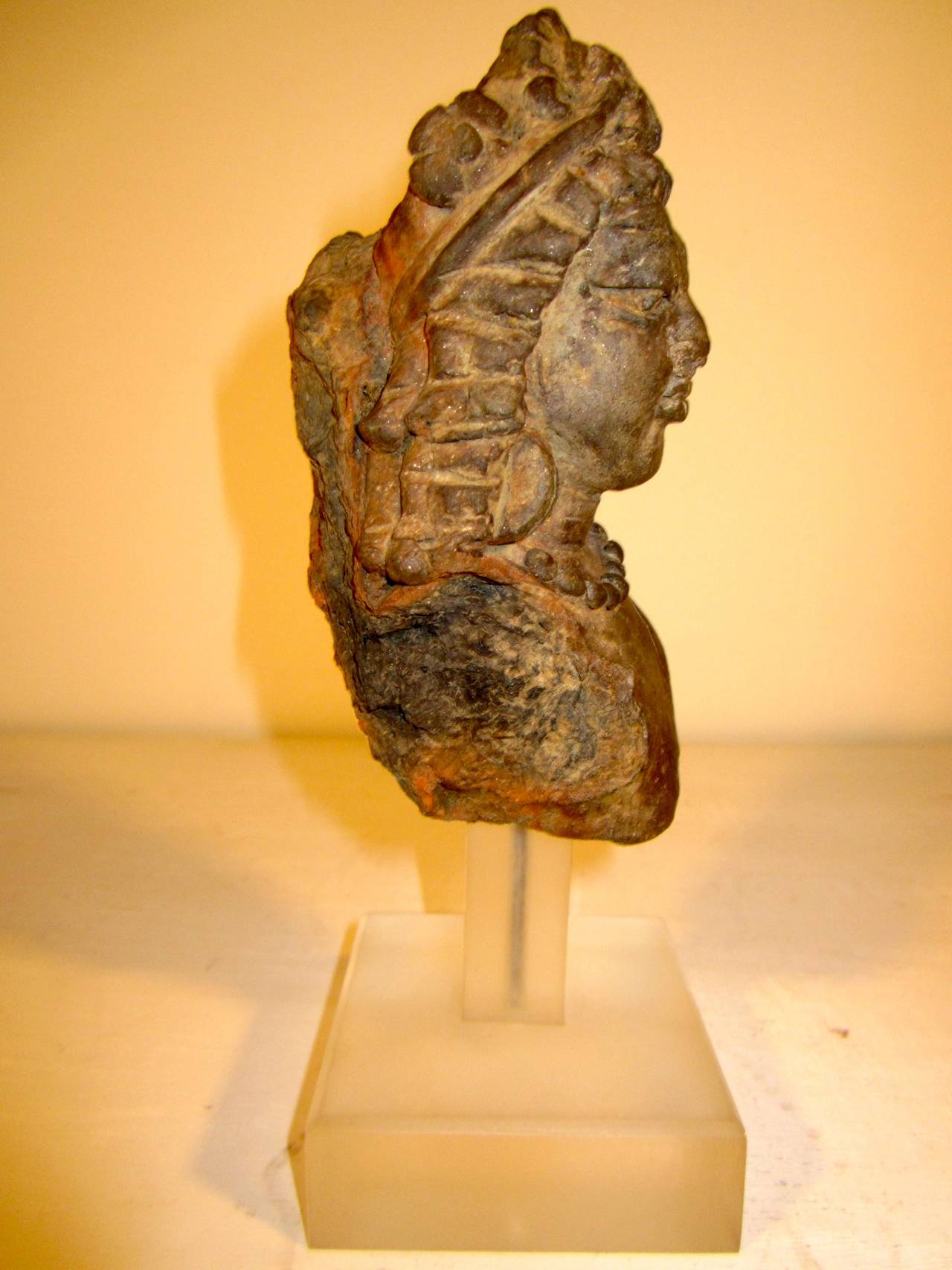 Indian Terracotta Male Deity Head In Good Condition In Fossano, IT