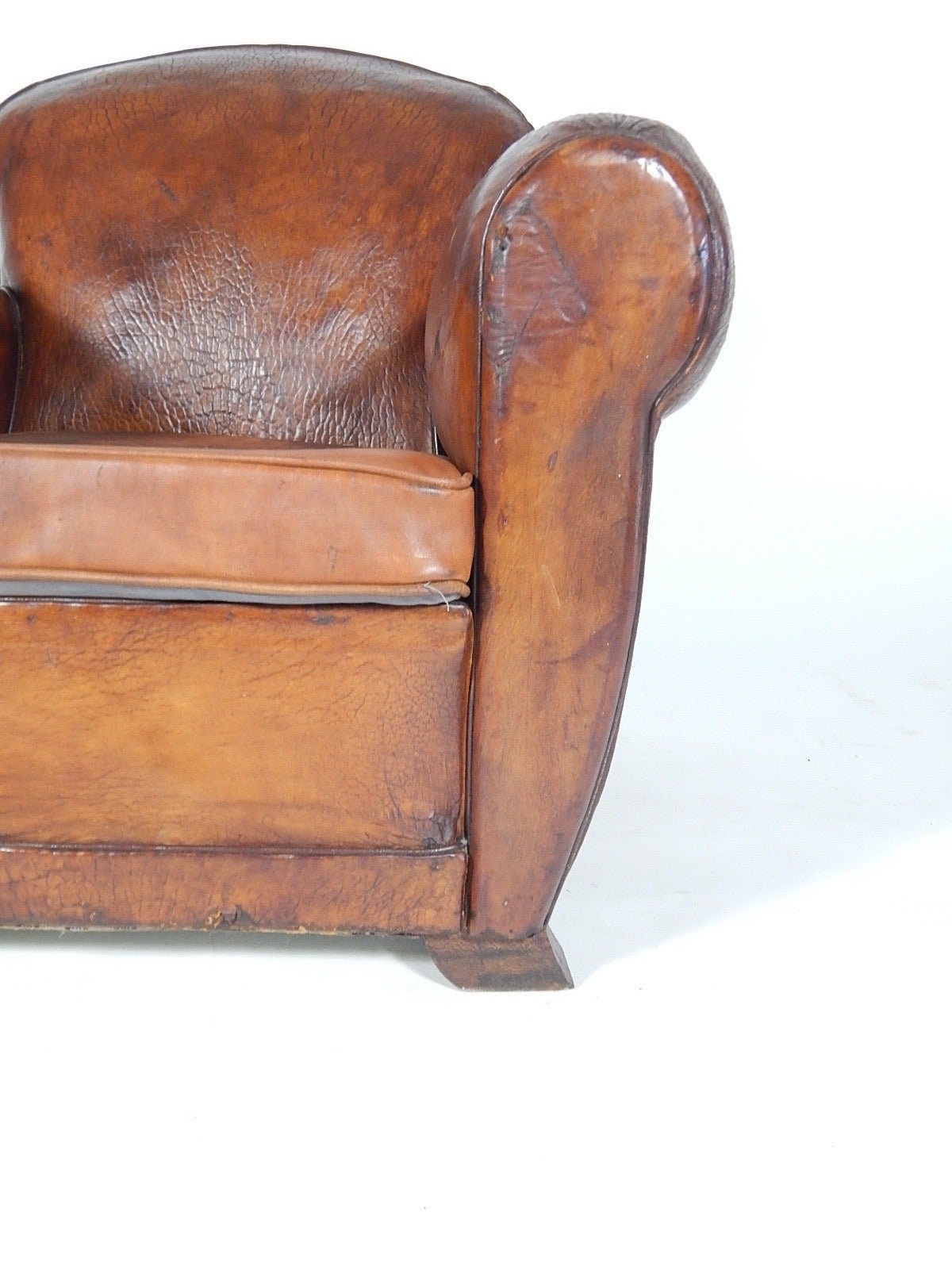 Pair of French Art Deco Leather Club Chairs, circa 1930 1