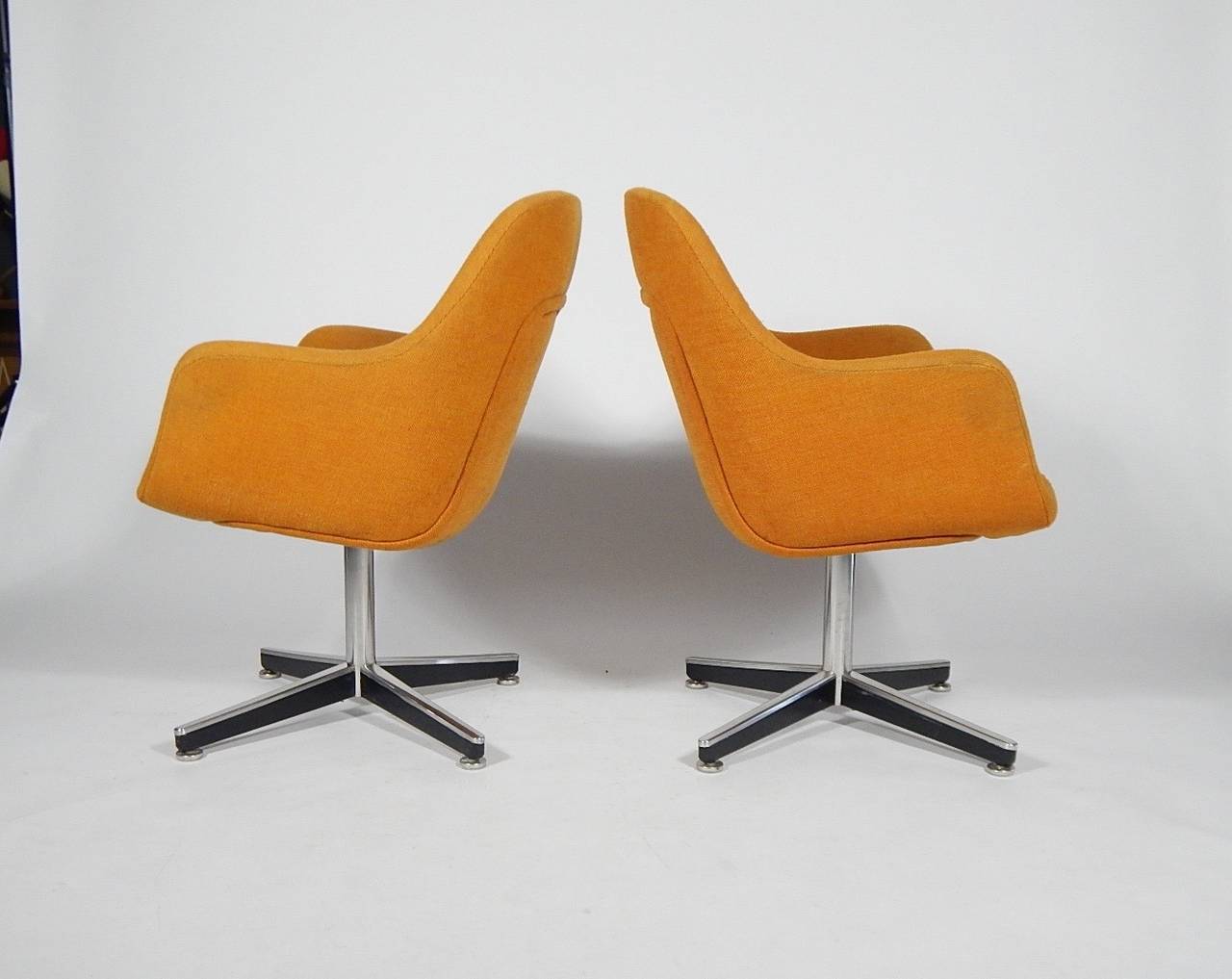 Max Pearson for Knoll Executive Chair, Original Fabric, 1970s In Good Condition In Hudson, NY