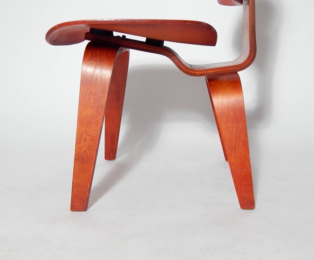 Charles and Ray Eames DCW in Red Aniline, 1950s In Good Condition In Hudson, NY
