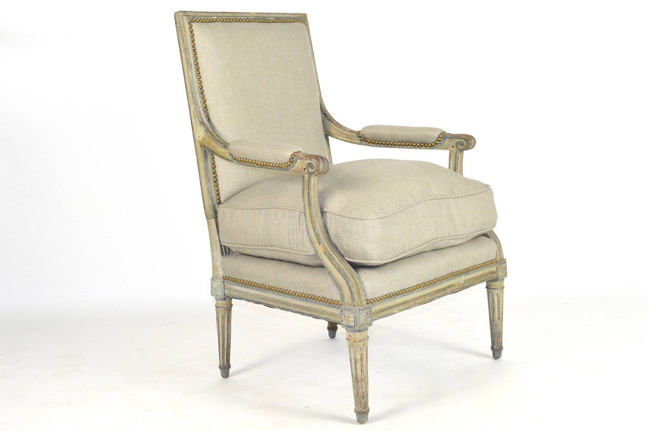Pair of 18th Century French Louis XVI Painted Bergères In Good Condition For Sale In Atlanta, GA