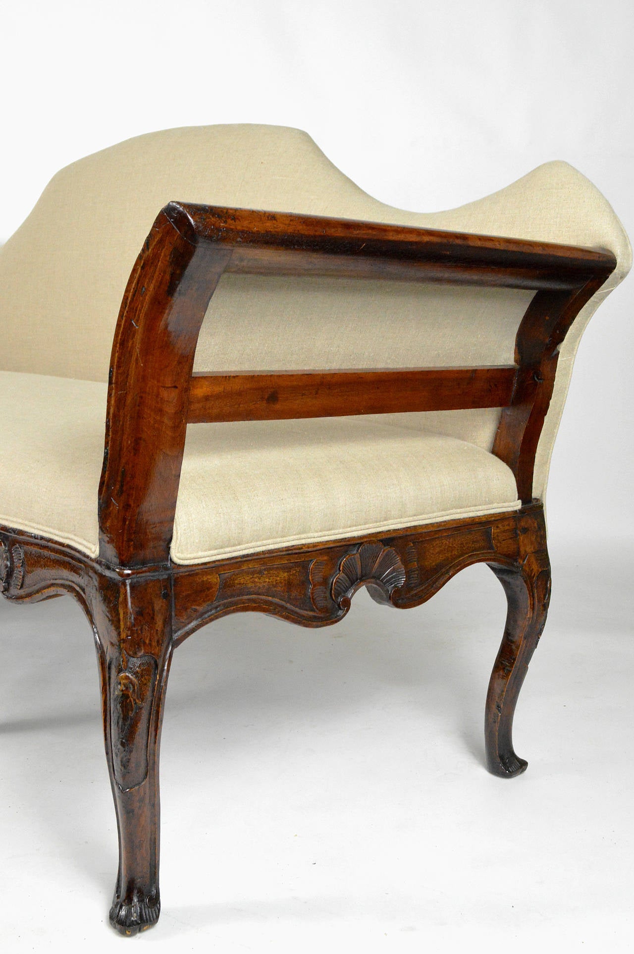 18th Century and Earlier 18th Century Italian Venetian Carved Walnut Sofa For Sale