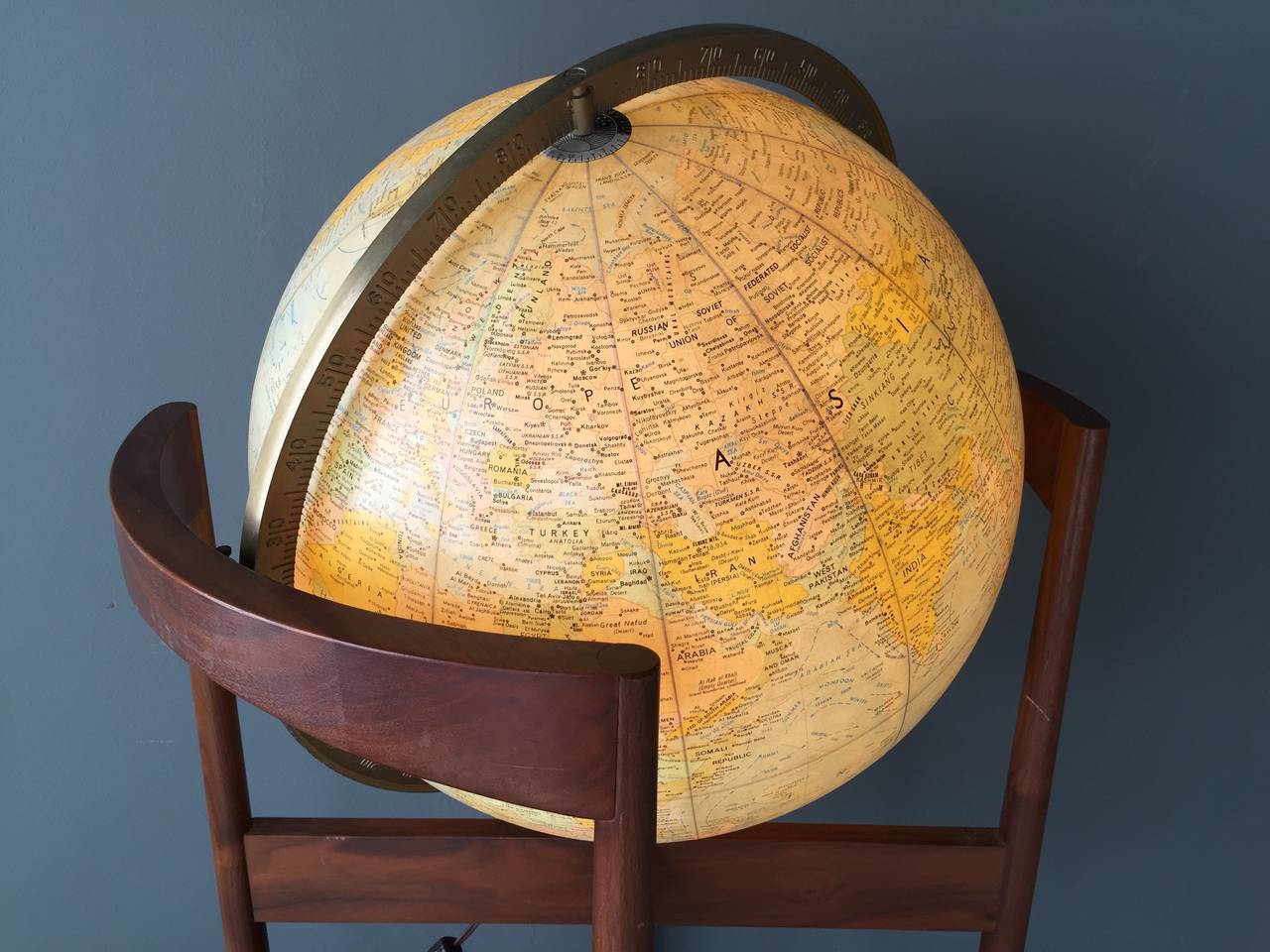 Jens Risom Vintage Illuminated World Globe on Stand 3