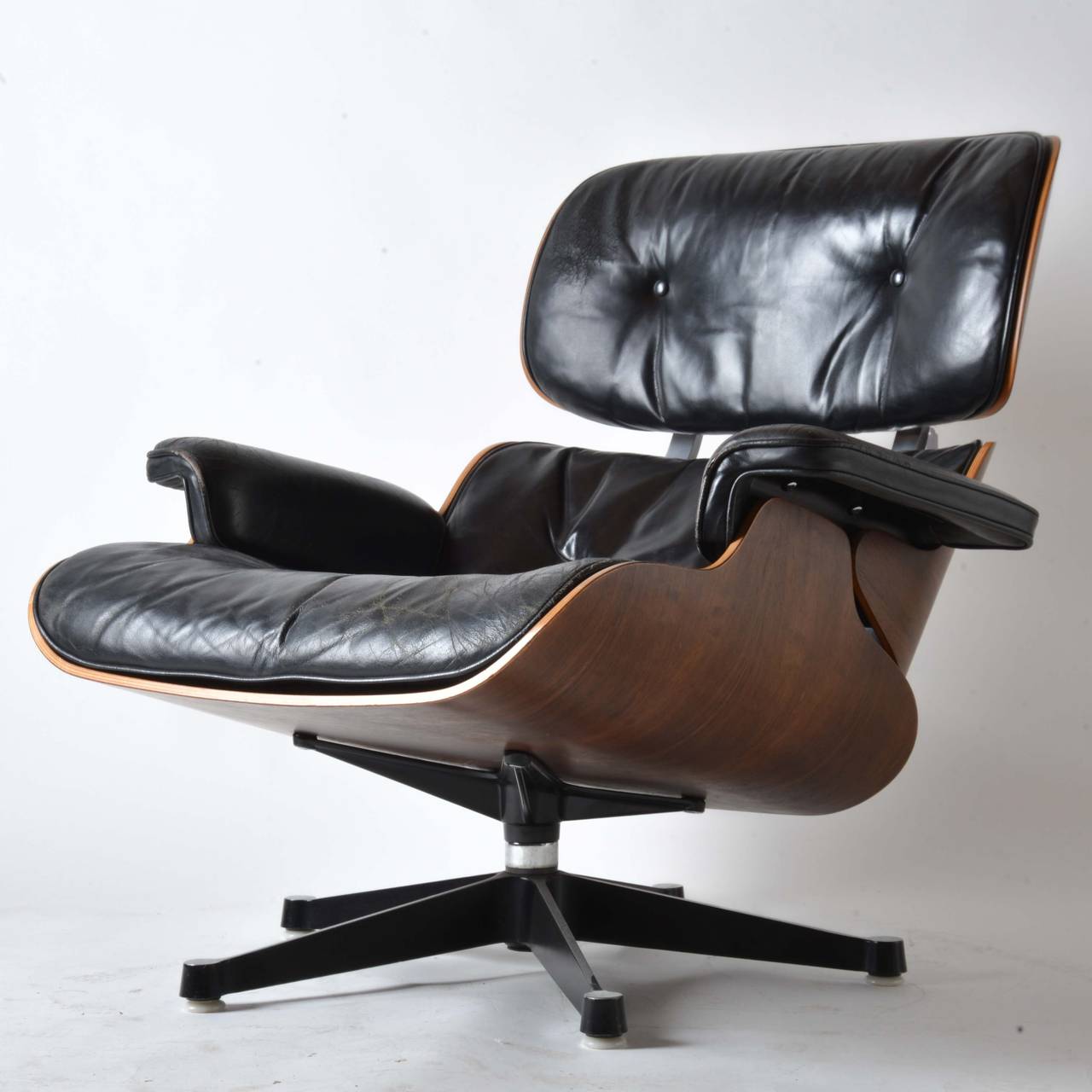 Iconic Eames Lounge Chair for Herman Miller In Good Condition For Sale In Oisterwijk, NL
