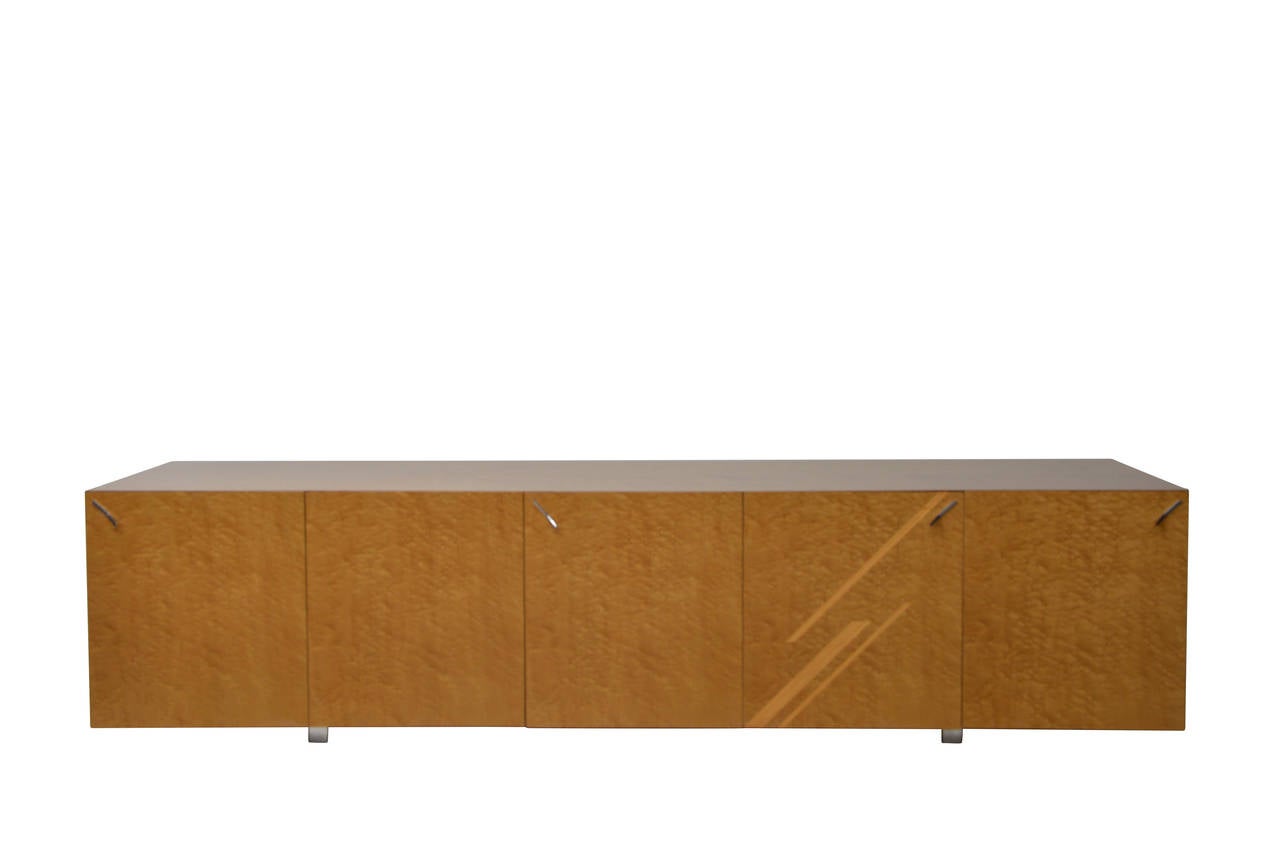Stunning sideboard designed by Giovanni Offredi and made by Saporiti, Italy, 1975. Beautiful 'Radica' burl wood coated in acrylic. Backside and inner drawers of same high quality materials. Chrome handles and idem legs.