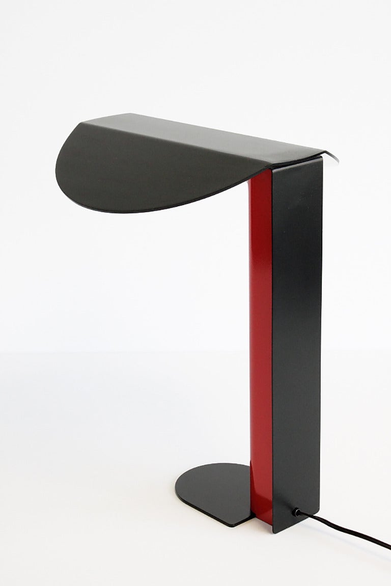 Modernist Italian Black And Red Metal Desk Lamp At 1stdibs Modernist Italian Black And Red Metal Desk Lamp In Excellent Condition For Chicago