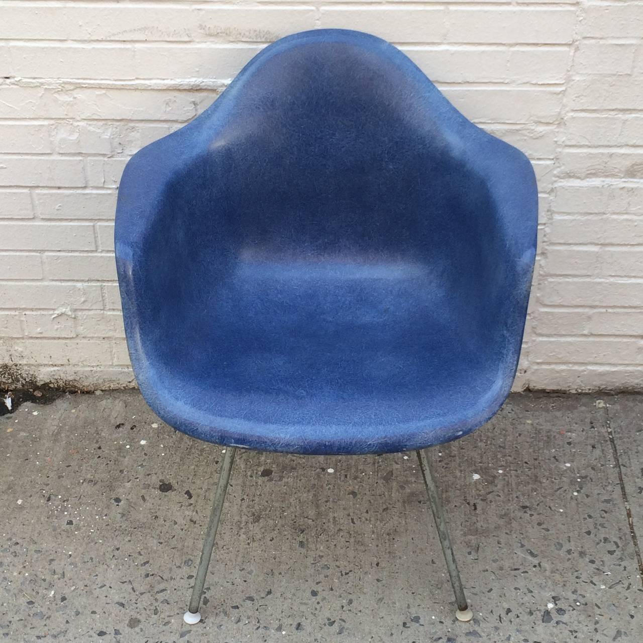 Herman Miller Eames Royal Blue DAX In Good Condition In Brooklyn, NY