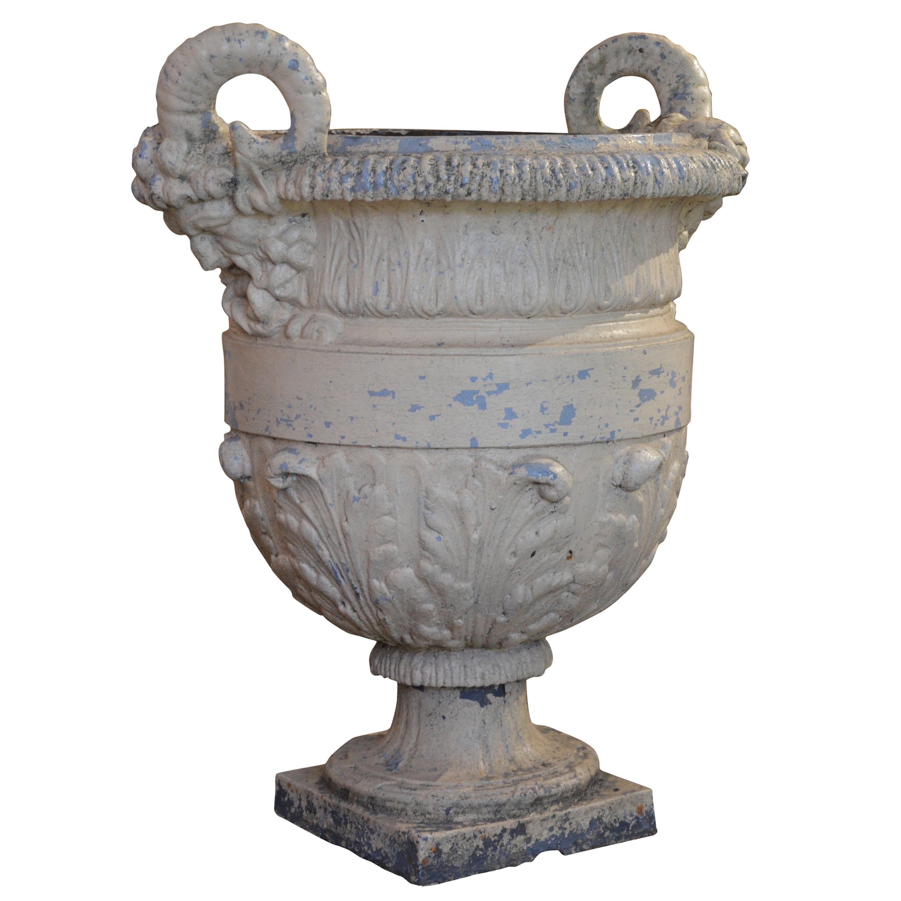 French Cast Iron Garden Urn Attributed to the Foundry Val d'Osne, circa 1870 For Sale