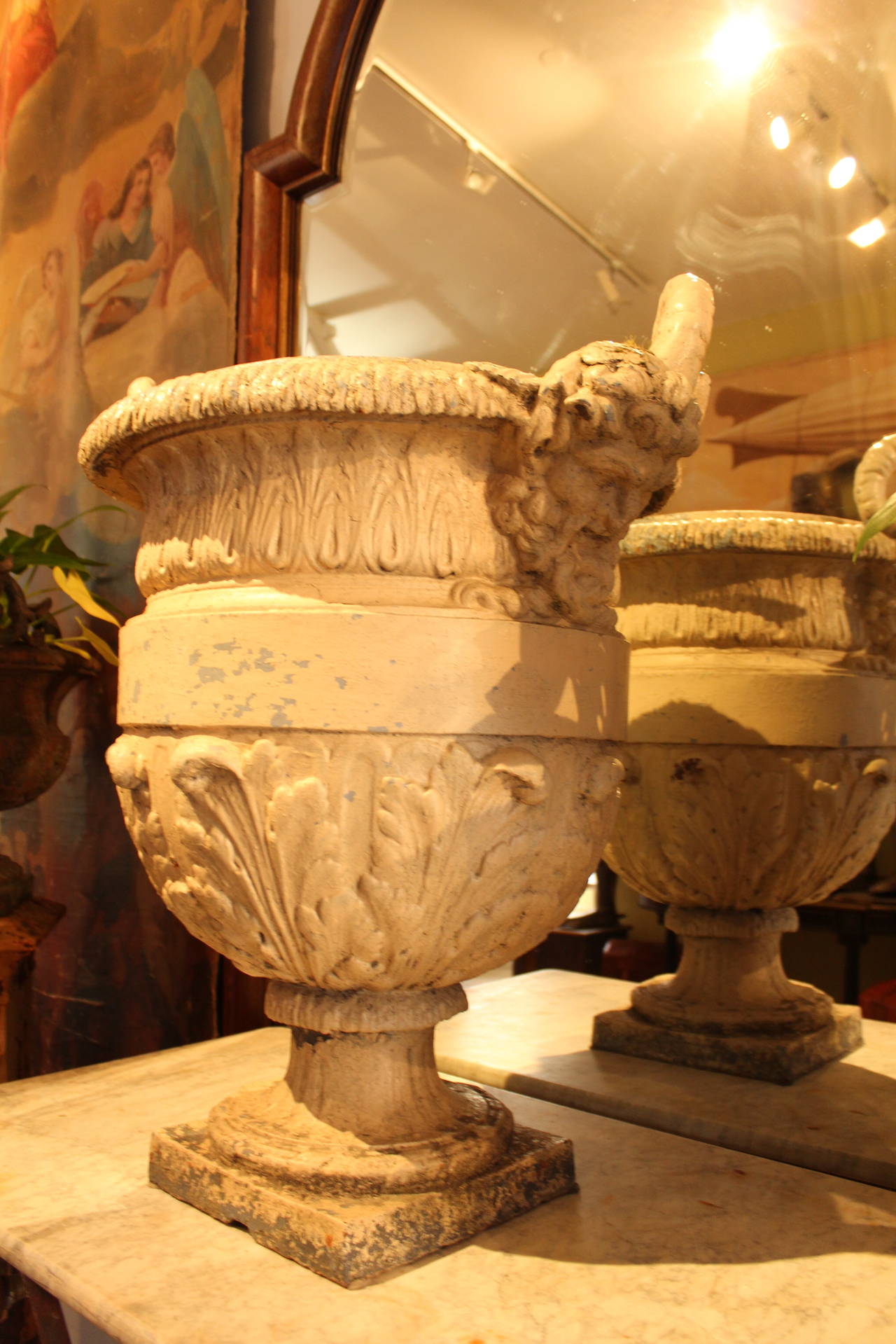 French Cast Iron Garden Urn Attributed to the Foundry Val d'Osne, circa 1870 For Sale 2