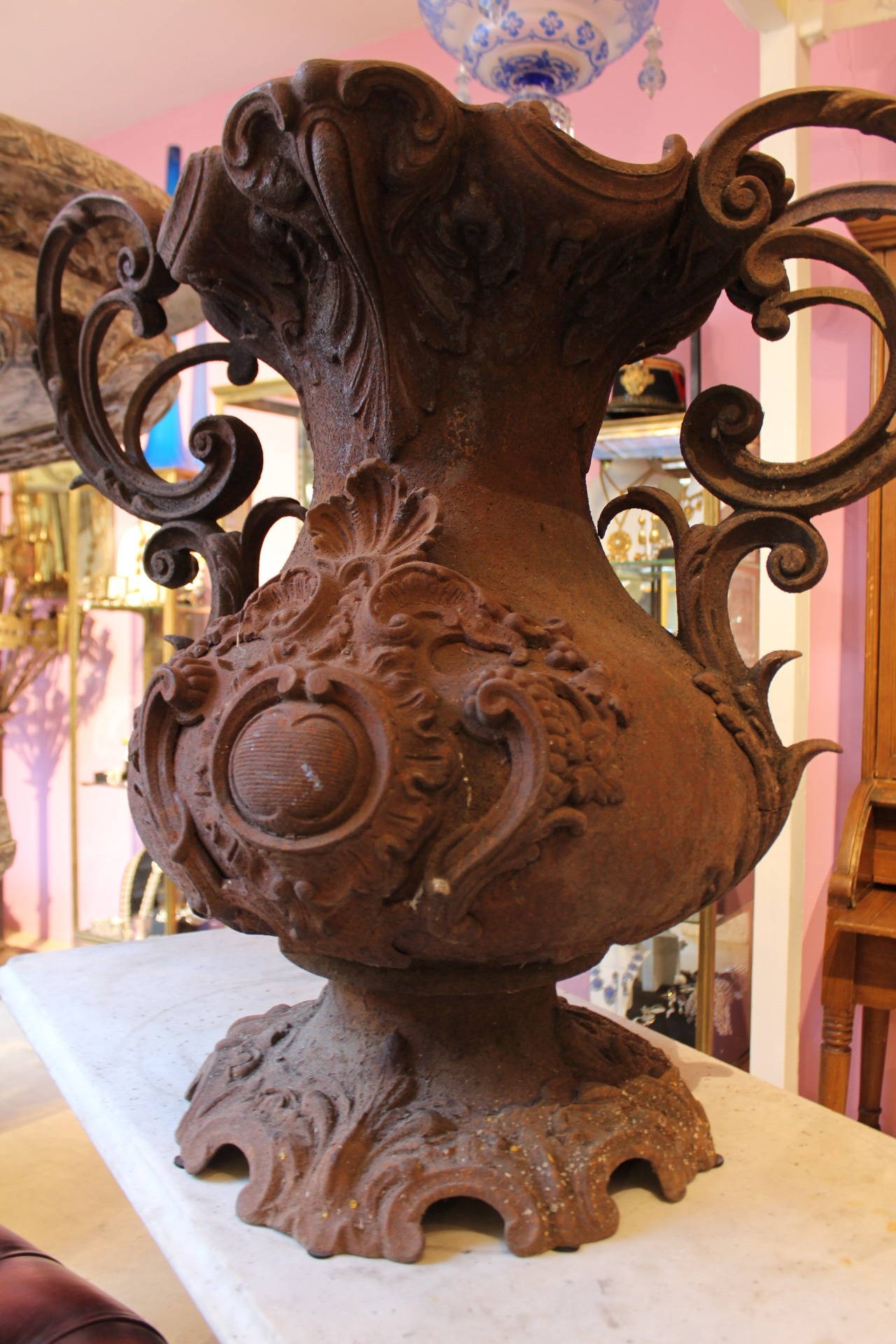 Garden Cast Iron Urn, France, End of the 19th Century For Sale 2