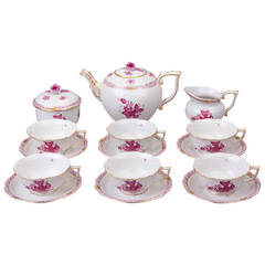 Herend Chinese Bouquet Raspberry Tea Set for Six Persons, circa 1940