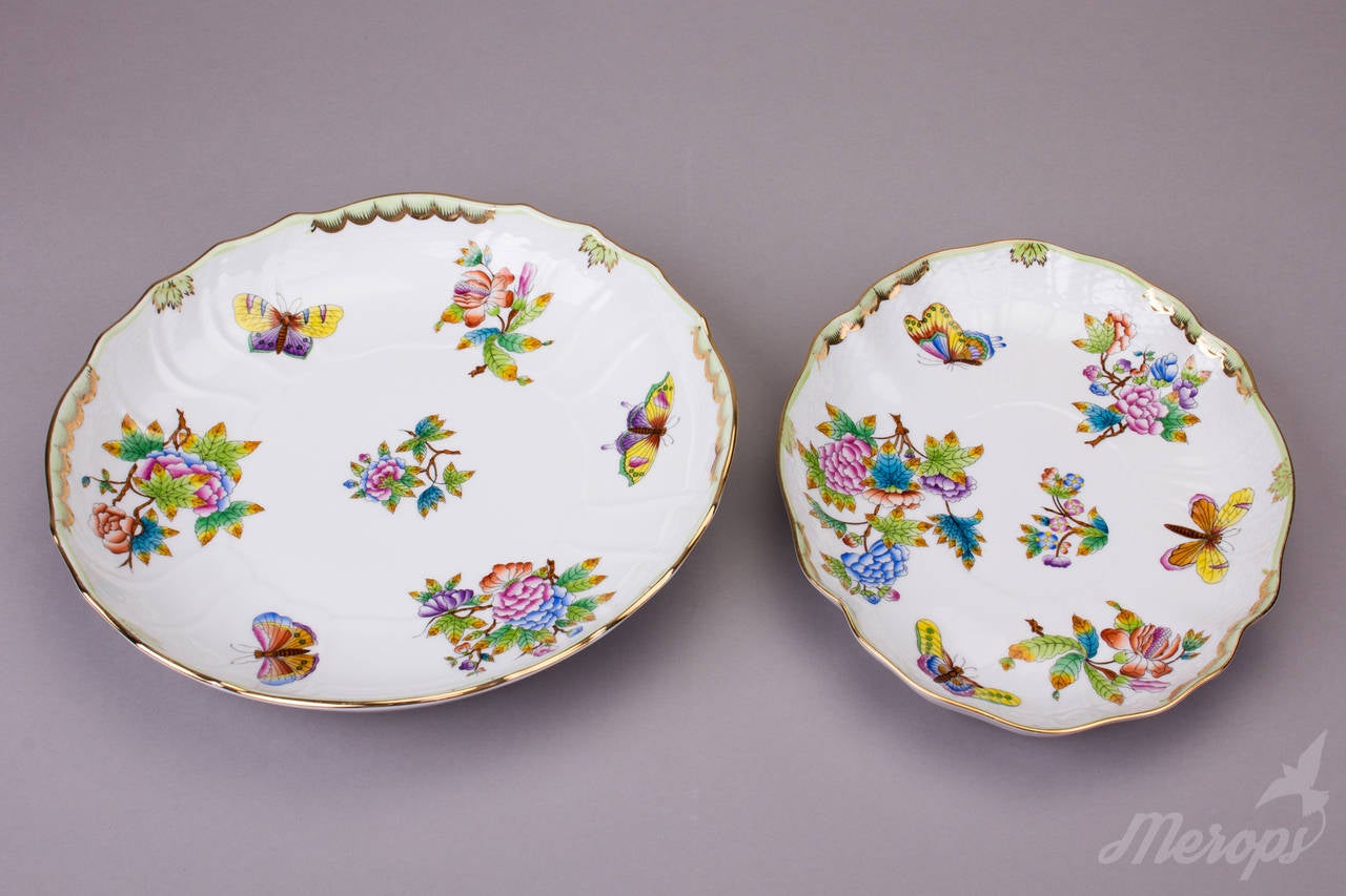 Porcelain Herend Queen Victoria Rocaille Dinner Service for Six Persons, circa 1975