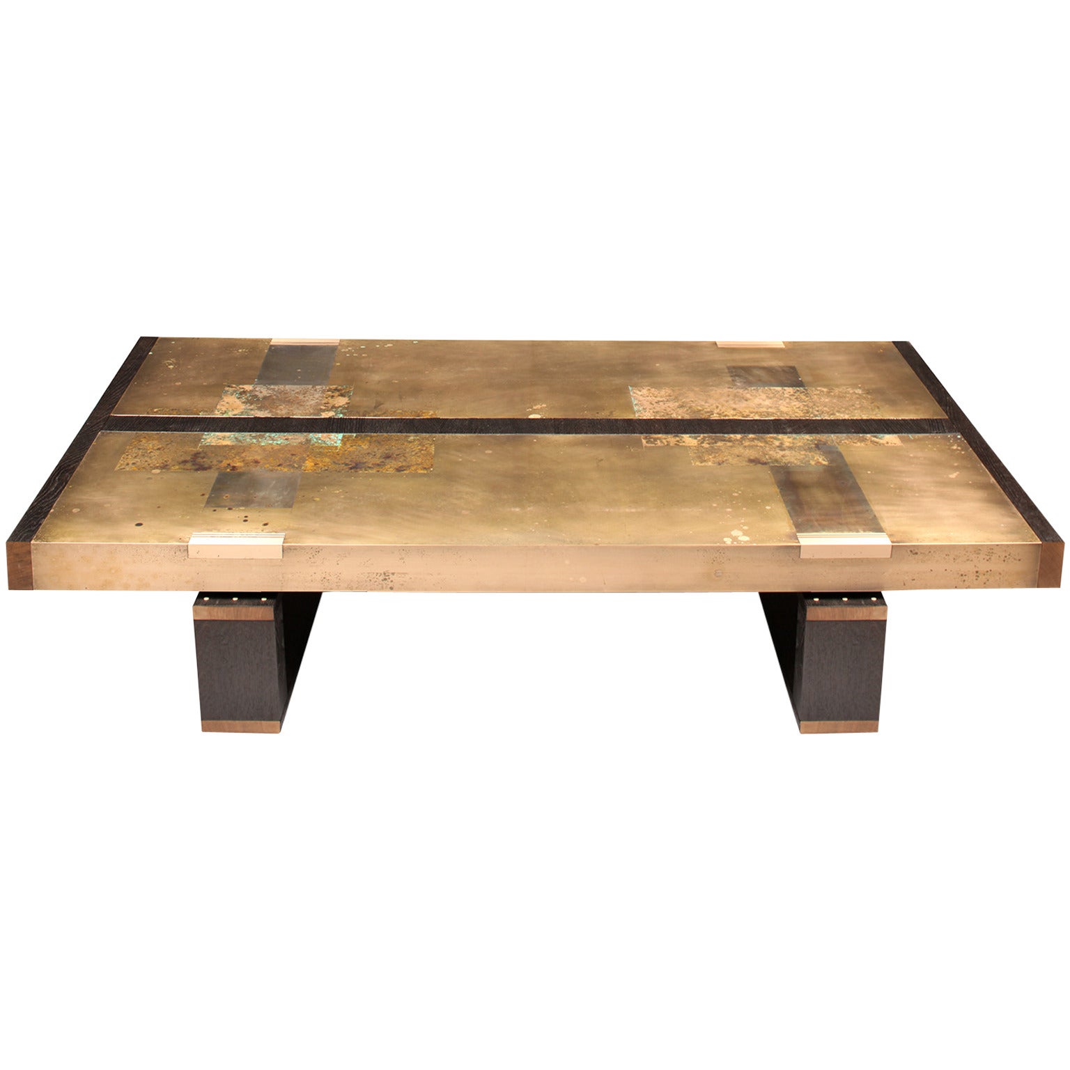 Table basse Divided Lands en bronze gravé et chêne calciné du Studio Roeper en vente