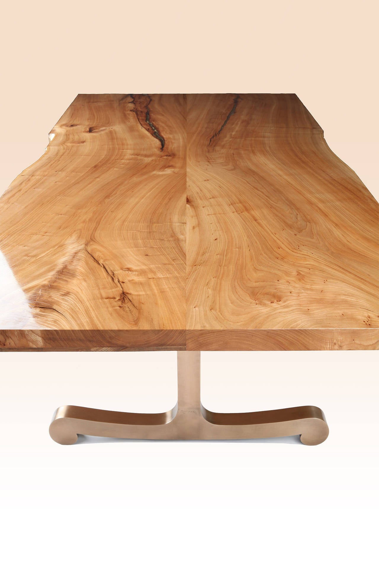 "Vienna" Esstisch aus amerikanischer Ulme und Bronzeguss von Studio Roeper