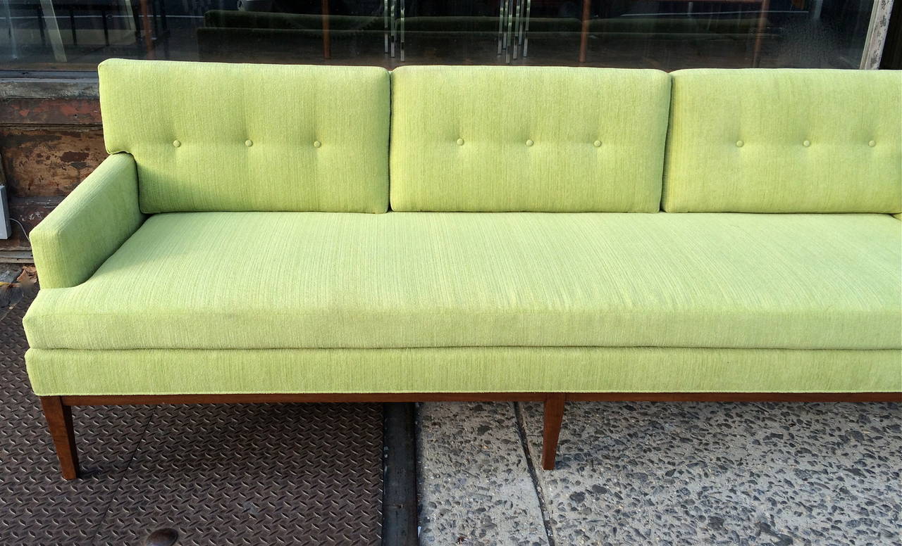 Mid-Century Modern Paul McCobb Directional Upholstered Walnut Sofa In Good Condition In Brooklyn, NY