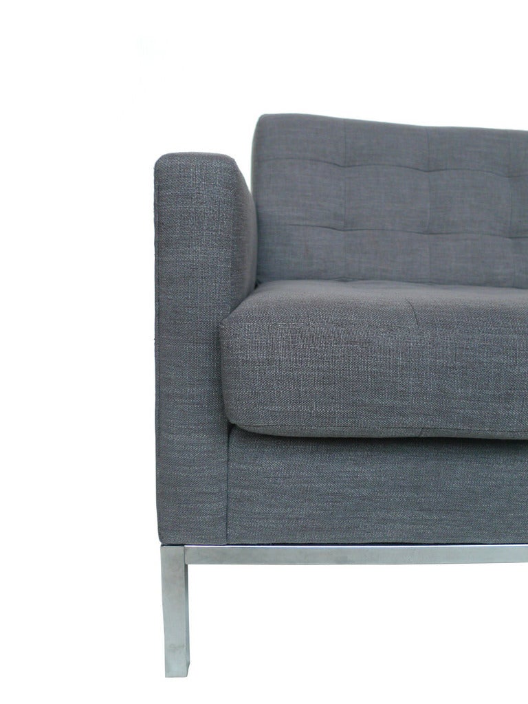 Midcentury Florence Knoll Gray Settee In Good Condition In New York, NY