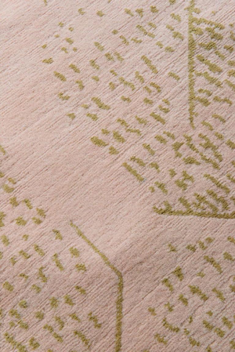 Im Angebot: Brink-Teppich aus handgeknüpfter Wolle und Seide von Kelly Wearstler, Pink (Dusk) 2