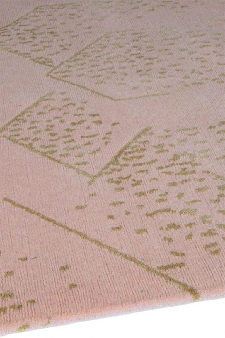 Im Angebot: Brink-Teppich aus handgeknüpfter Wolle und Seide von Kelly Wearstler, Pink (Dusk) 3