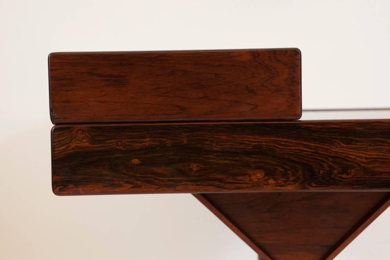 Schreibtisch aus Palisanderholz von Gianfranco Frattini (Italienisch) im Angebot