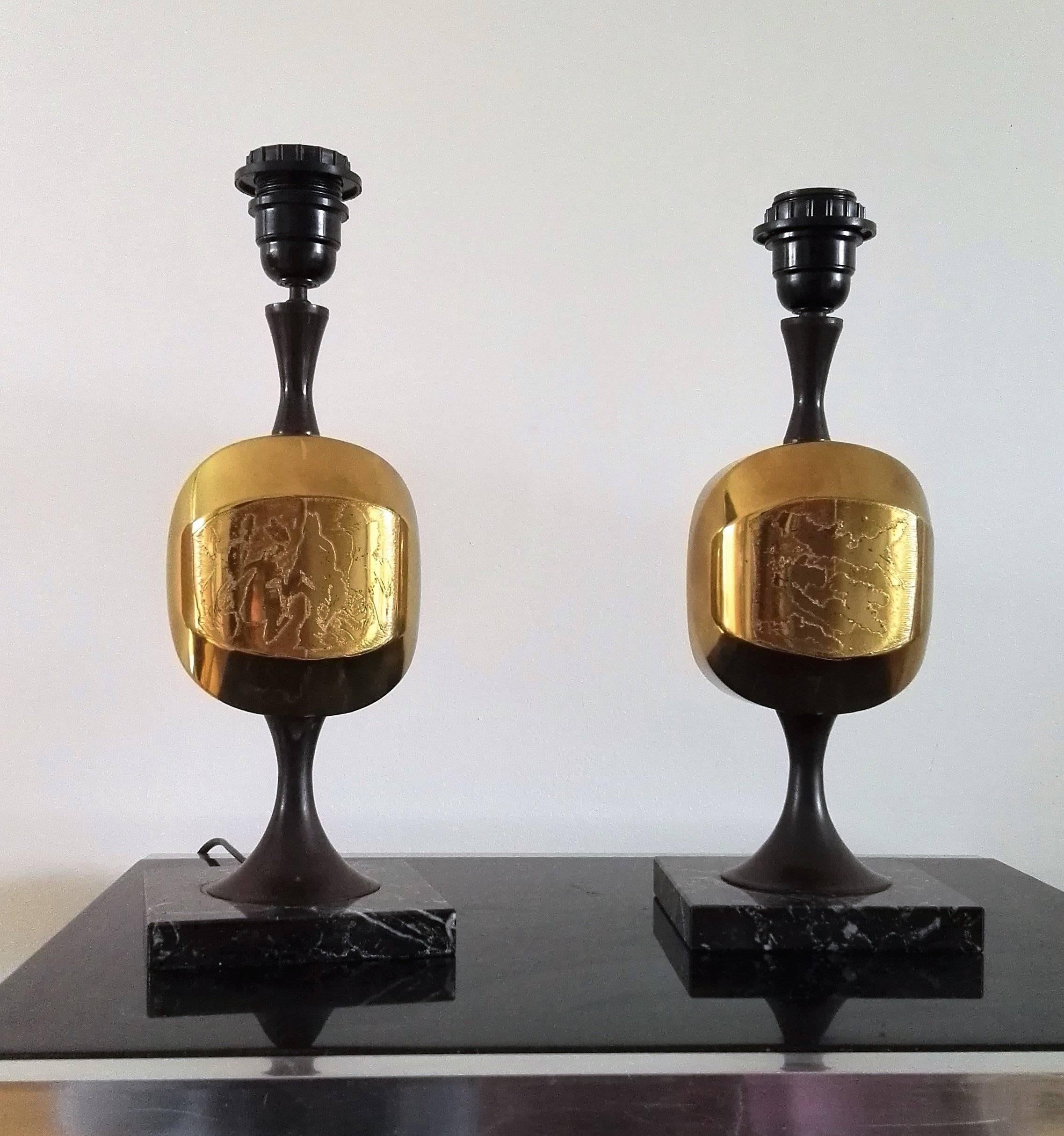 French Pair of Etched Brass and Marble Table Lamps by Barbier, France, 1970s