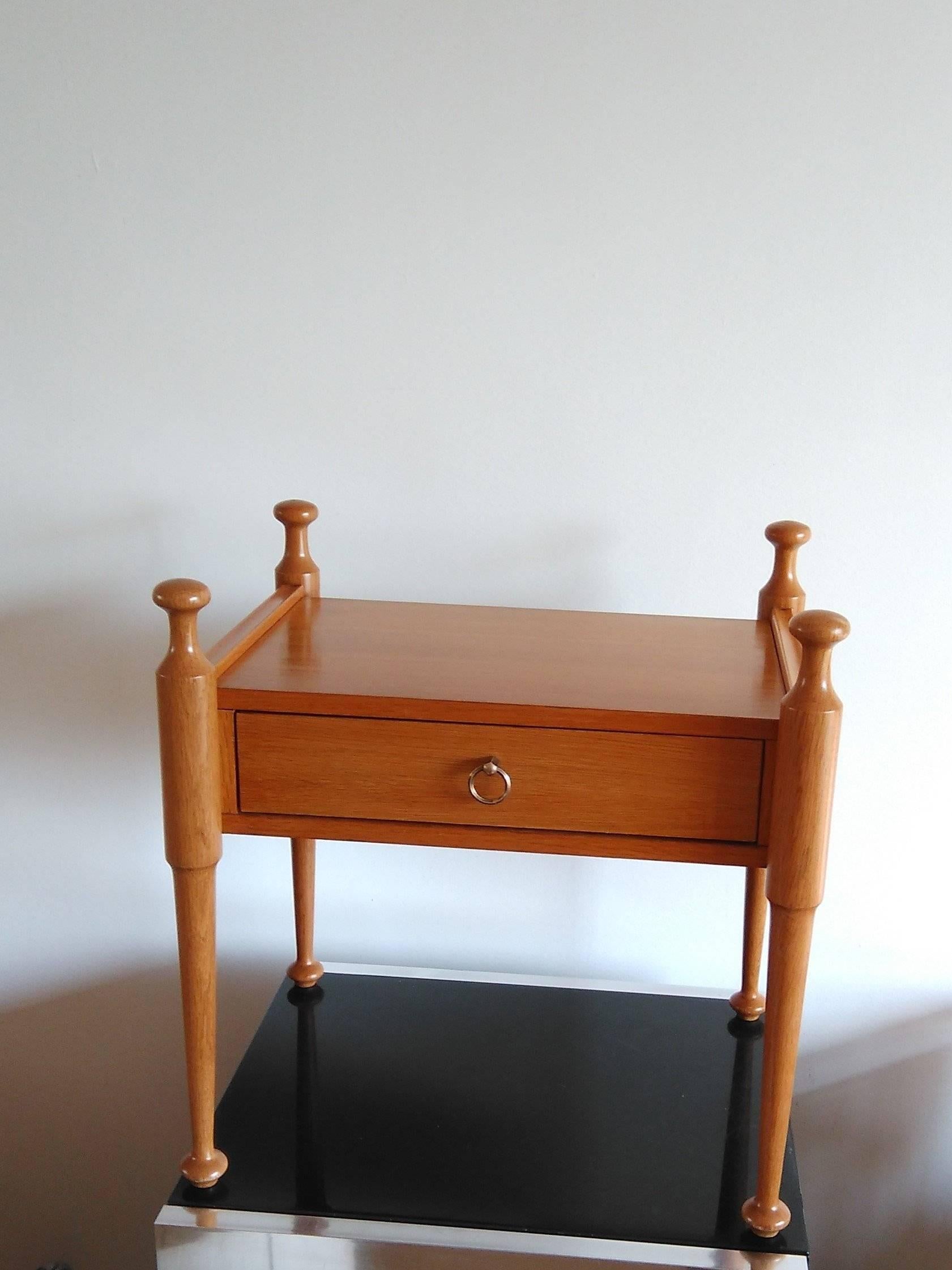 Mid-Century Modern Pair of Oak and Oak Veneer Mid-Century Nightstands, France, 1960s