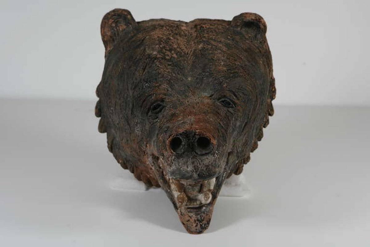 Français Sculpture en terre cuite Tete D'ours en vente
