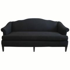 Vintage Camelback Sofa gepolstert in schwarzem Leinen