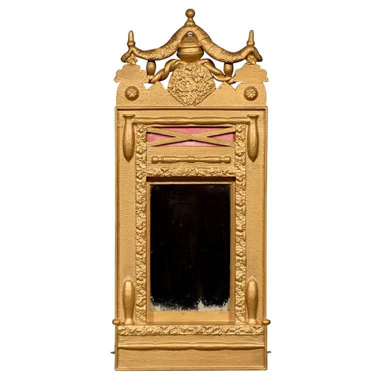 Schwedischer viktorianischer vergoldeter Swag-Spiegel im Angebot