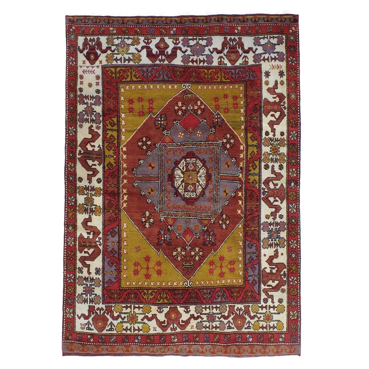 Yuntdag Rug with Cloudband Border For Sale