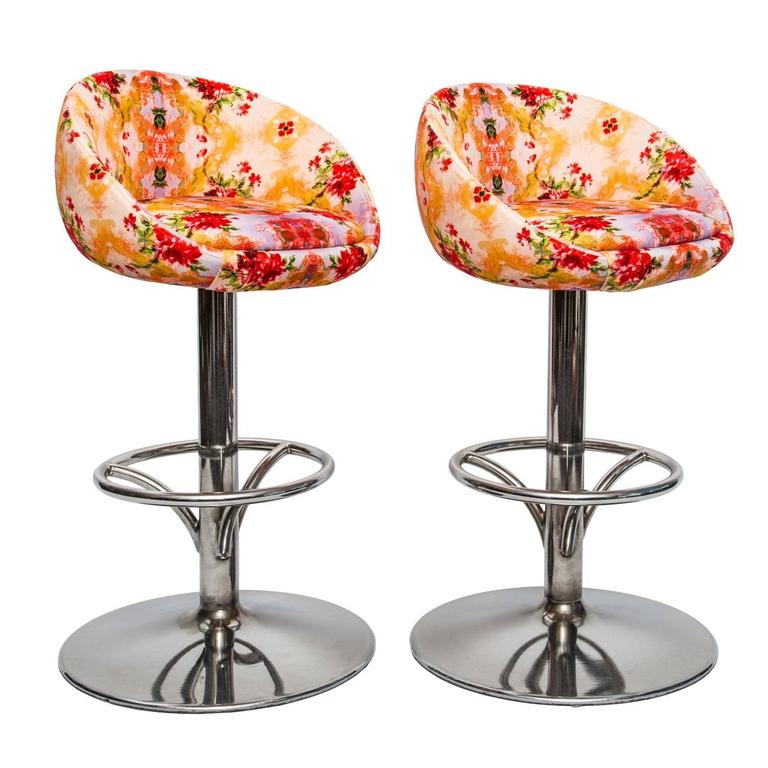 Pair of Vintage Chrome Swivel Bar Stools For Sale at 1stDibs