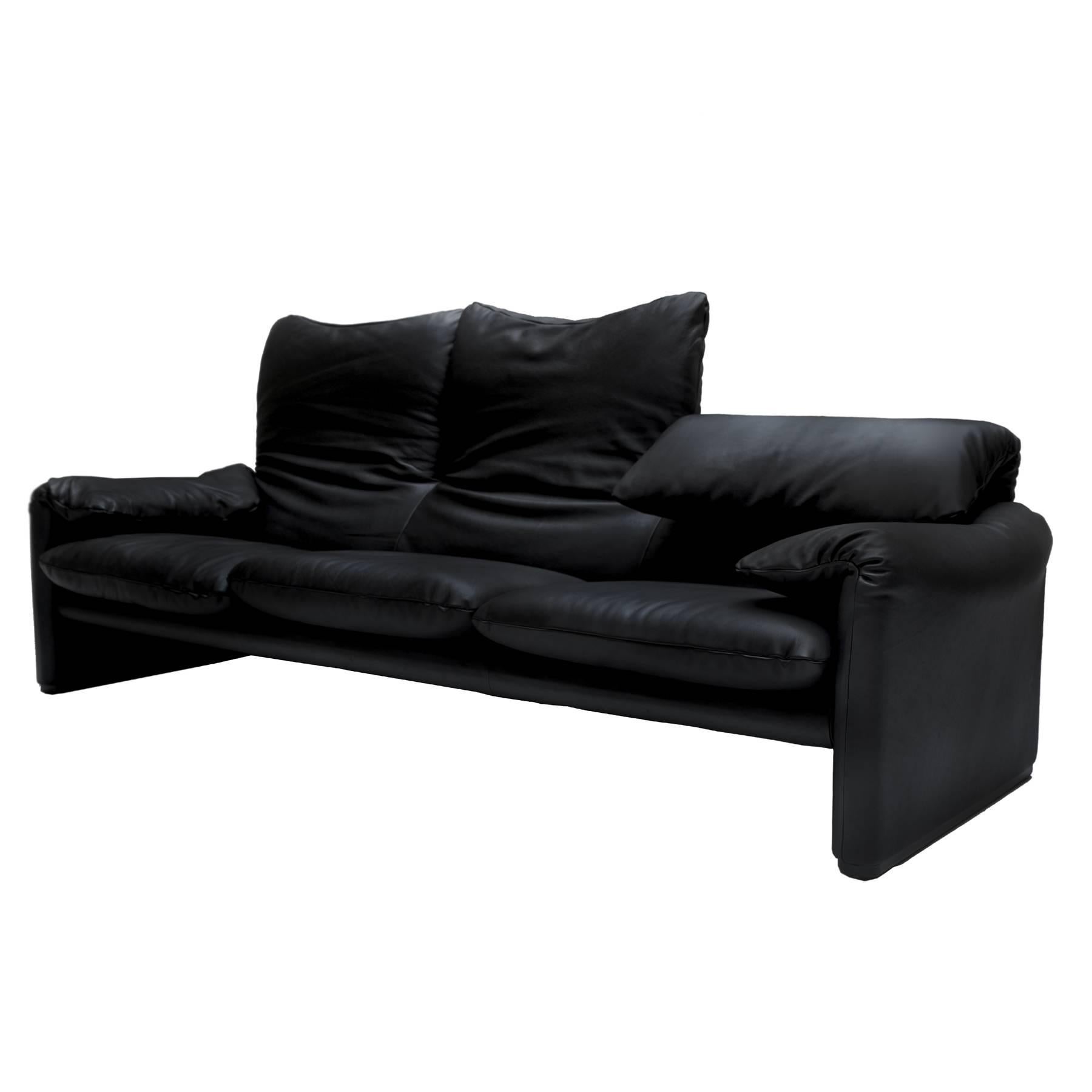 Three-Seater Black Leather Sofa "Maralunga" by Vico Magistretti for Cassina For Sale