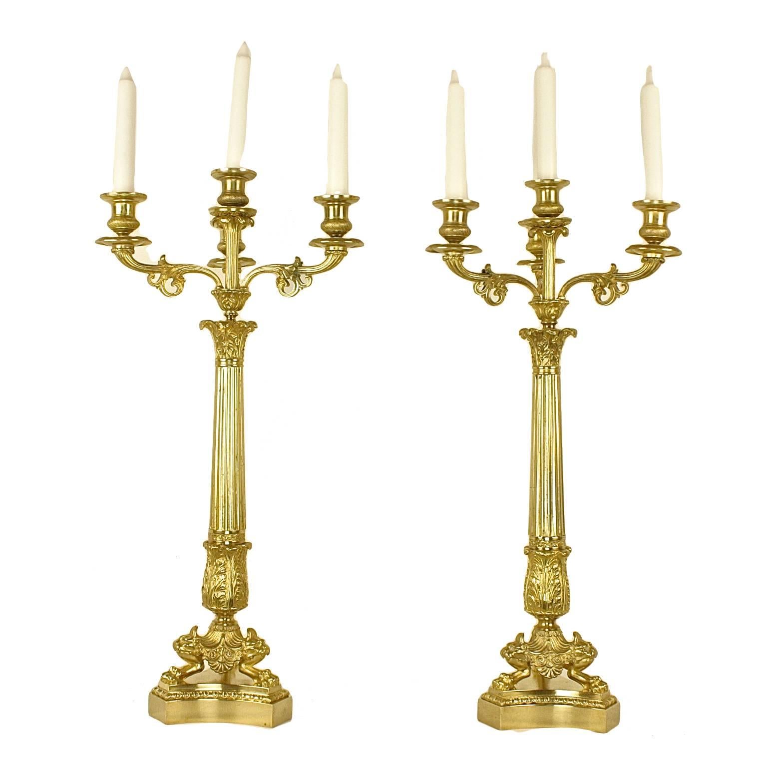 Paire de candélabres à quatre lumières en bronze doré du XIXe siècle
