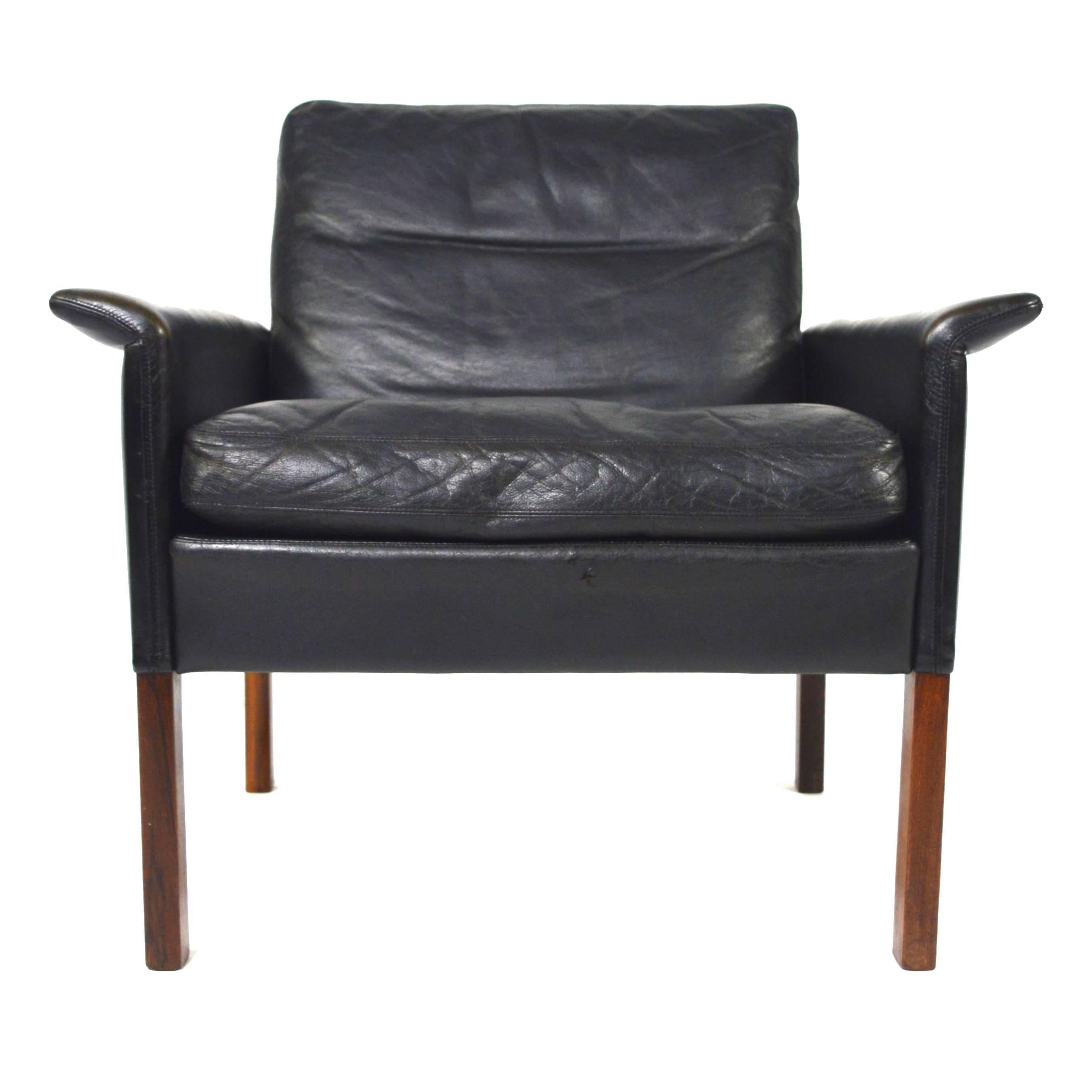 Hans Olsen Model 500 Lounge Chair in Black Leather and Rosewood, Denmark, 1960s