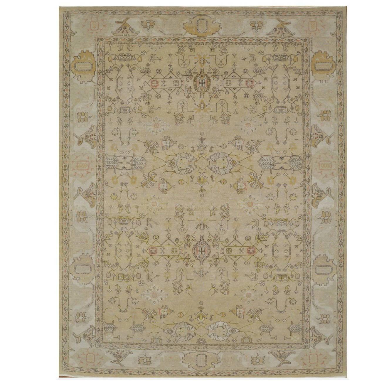 Antique Look Hand-Knotted Agra Design Rug For Sale