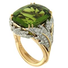 Valentin Magro Bague feuille d'or avec péridot coussin et diamants