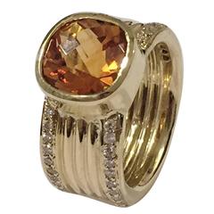 Bague à large anneau en or avec citrine et diamant 