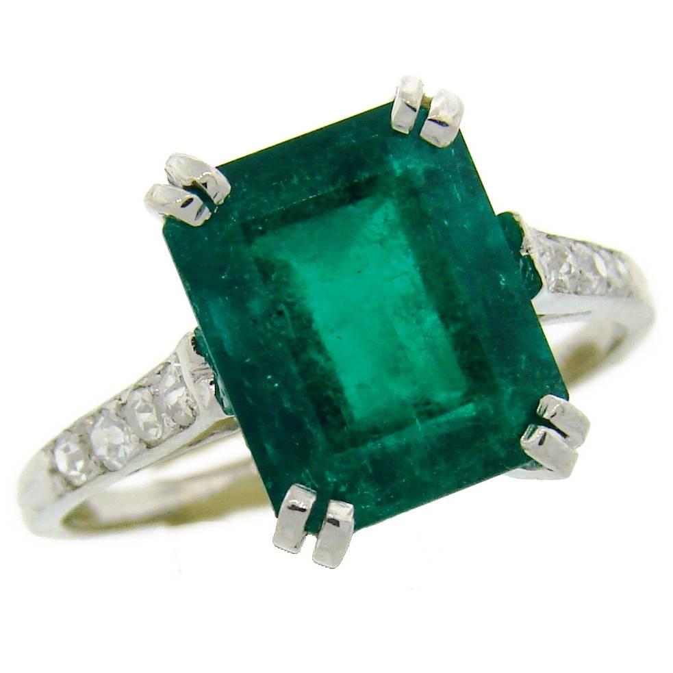 Boucheron Art Deco Colombian Emerald Diamond Platinum Solitaire Ring