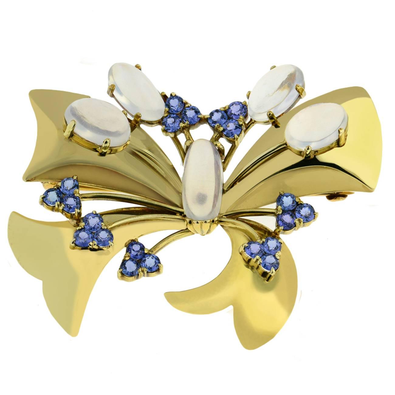 1940s Tiffany & Co. Montana Sapphire Moonstone Gold Pin For Sale